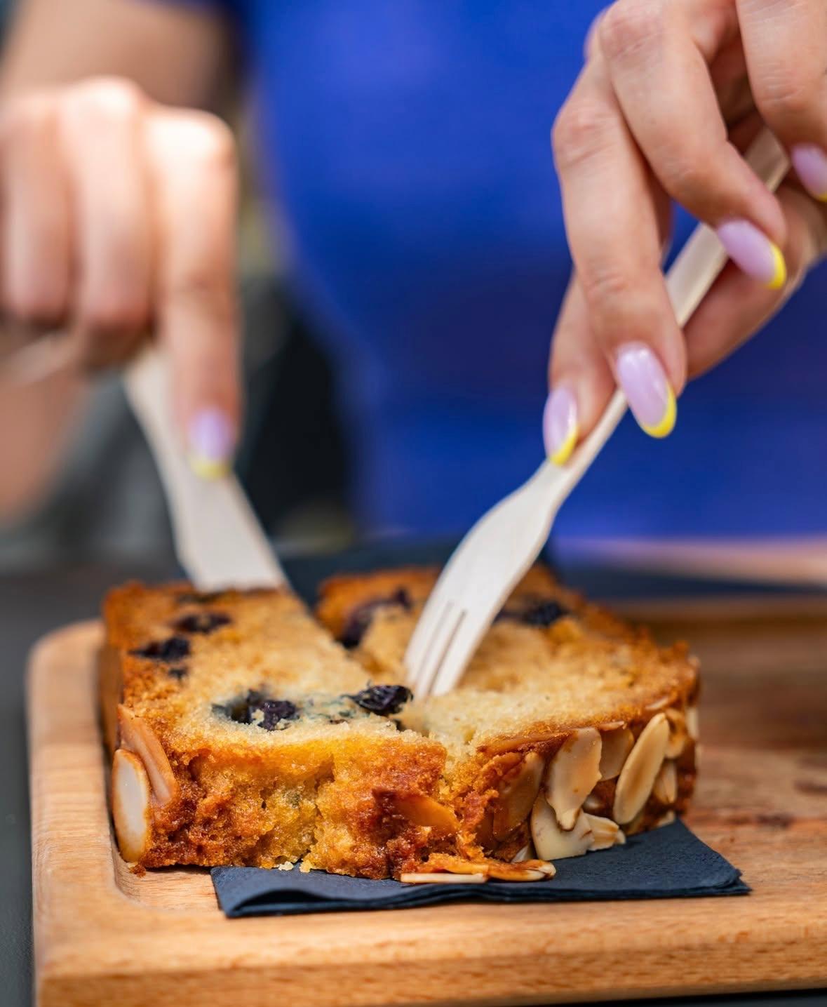 Free Restaurant Bootstrap Website Template by FreeHTML5.co